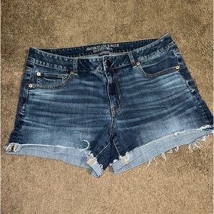 American Eagle short